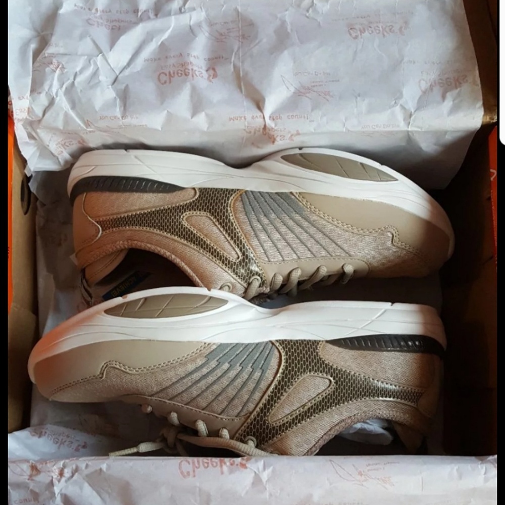 NWT Cheeks Easy Shapers